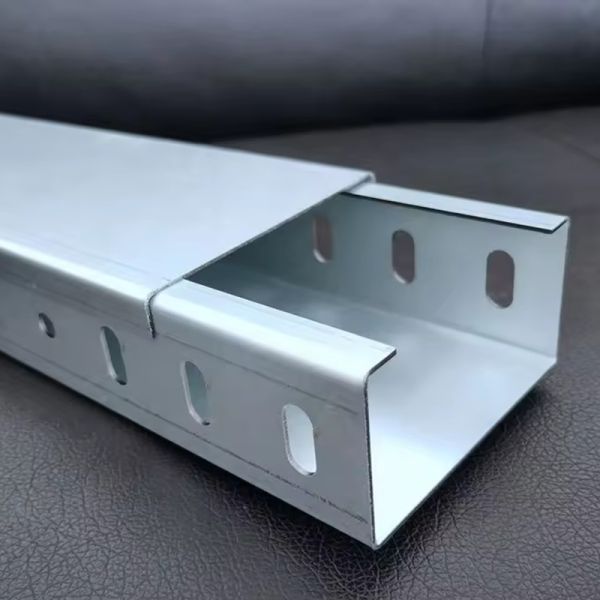 Medium Duty Load Capacity Trough Cable Trays for Wall Mount Installation and Various Cable Types Compatibility