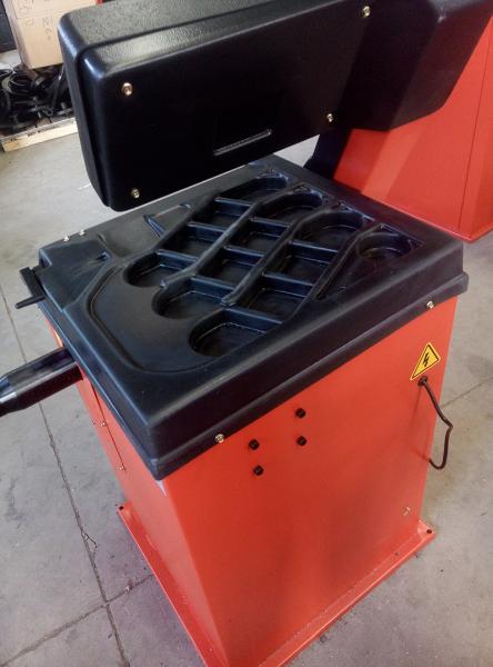 Car workshop used digital display wheel balancer automotive workshop equipment