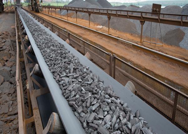 Small 891TPH Inclined Belt Conveyor With Motor Magnetic Pulley