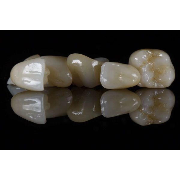 Consommables de laboratoire dentaire couronne dentaire en céramique de zirconium HT pour le système CAD/Cam dentaire