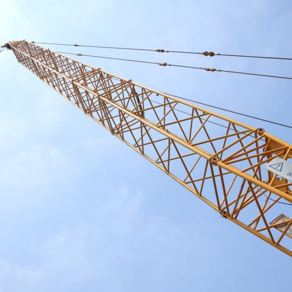 Safe And Reliable 220T compact crawler crane Used In Natural Gas Industry Construction