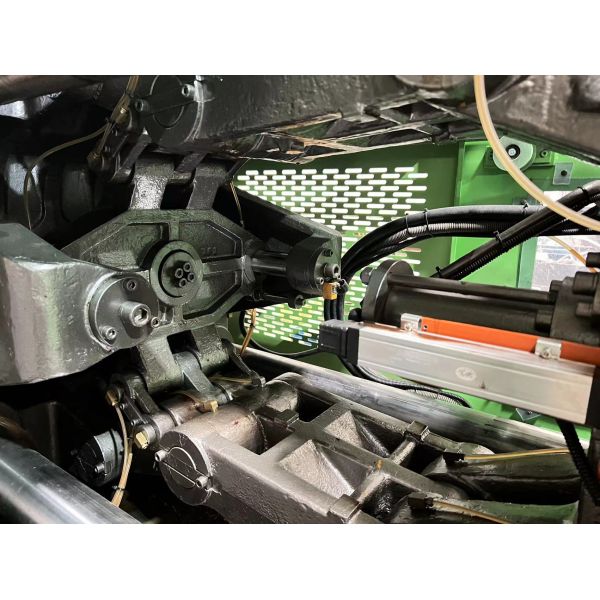 Welltec 130ton Servo Motor Injection Molding Machine Horizontal For Plastic Fork Knife