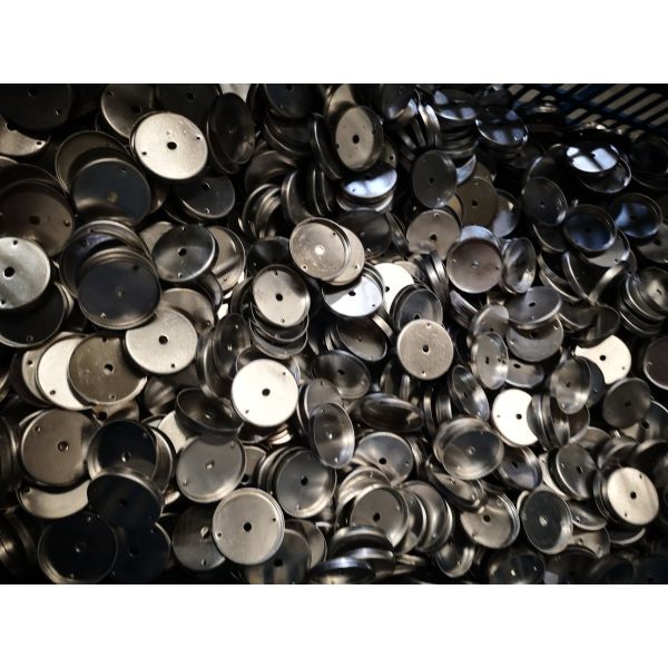 Des pièces d'estampage personnalisées en tôle. Forgeage de métal de précision pour les applications industrielles et électroniques. Fabrication OEM avec des tolérances serrées.