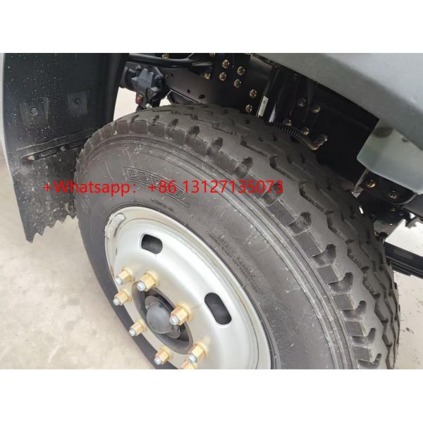 HOWO 4x2 Water Tank Truck: 160HP Power & 12CBM Capacity – Agile & Efficient