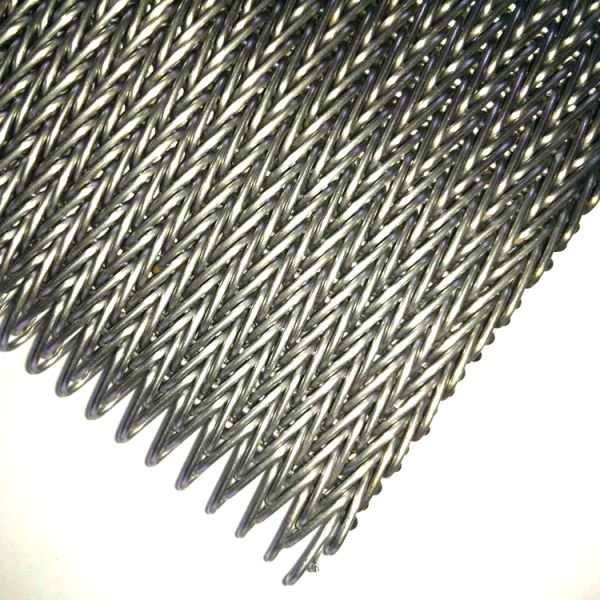 Cable de malla metálica en espiral 0.5mm-5mm Dia 80% Área abierta electroplada para hogares / granjas