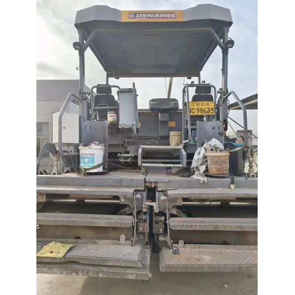 Paving Used Asphalt Paver 3030 with FPT Engine 400-800 sq.m./h