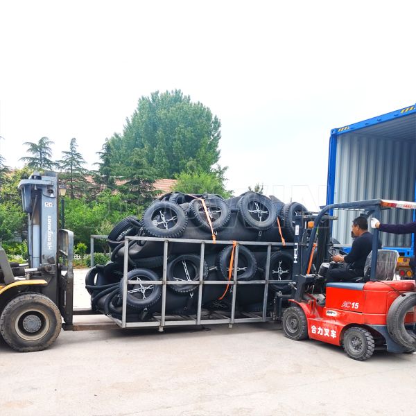 High Elasticity Properties Marine Supplies Boat Fender Pneumatic Rubber Marine Fenders