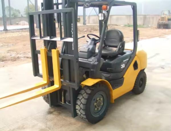 3 toneladas de segunda mão Komatsu empilhadeira japonesa motor 2o de mão caminhão