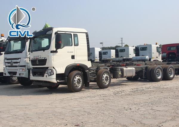 SINOTRUK HOWO 8x4 Heavy Cargo Trucks / Diesel Box Stake Truck , STRONGEST TRACTOR