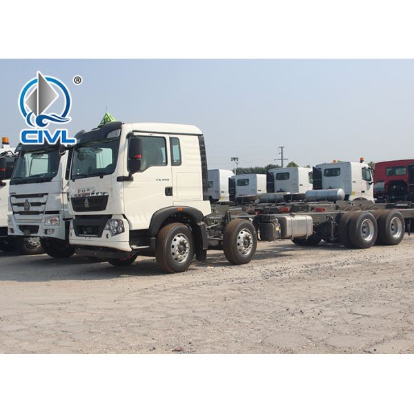 SINOTRUK HOWO 8x4 Heavy Cargo Trucks / Diesel Box Stake Truck , STRONGEST TRACTOR