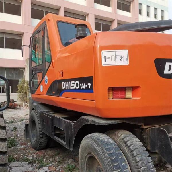 90% Original Doosan DH150 Excavator Used Doosan Wheel Excavator DH150W In South Korea