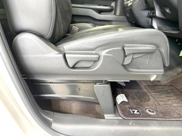 Honda N-BOX Custom Turbocoordinated Electric Sliding Doors On Both Sides Gap Sonar Automatic Cruise Control, Lane Assist, Collision Damage Mitigation System Automatic Lights LED Headlights Smart