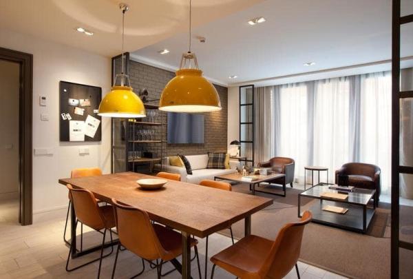 Sudan hotel furniture liquidators from China manufactuer Italy design leather bed with metal side table and dining table