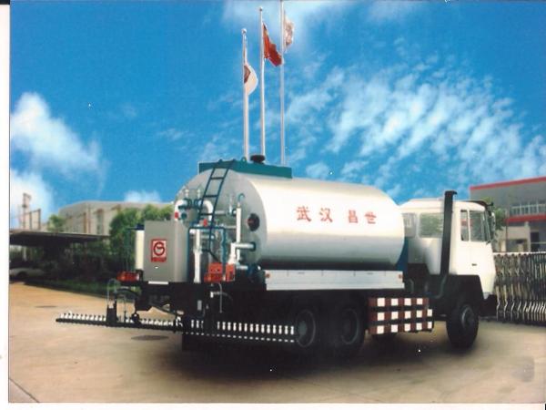 4000L - 12000L Asphalt Distributor Truck Hot Pipe Direct Heating 0.3-3KG/M2
