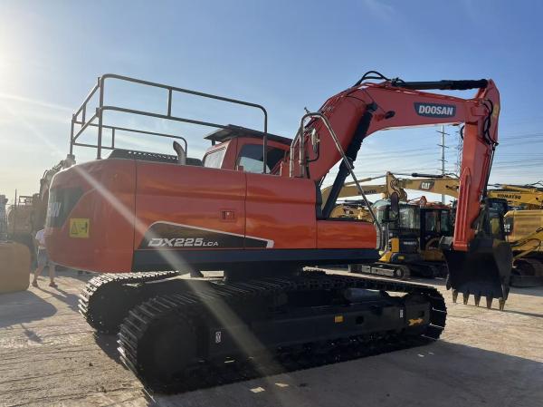 second hand excavator doosan dx225lca used digger construction machinery
