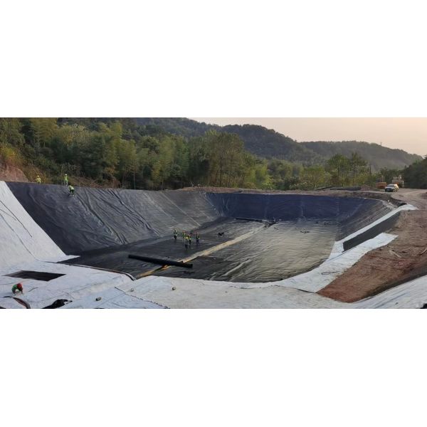 Tailings Management Solution HDPE Smooth Geomembrane with Excellent Chemical Resistance and High Temperature Resistance