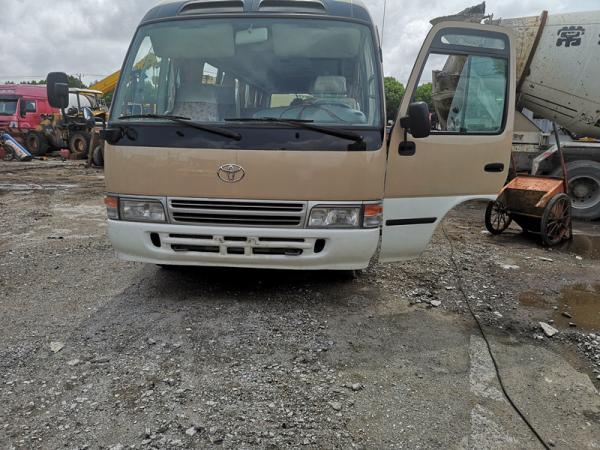 26 - 30 Seats 2015 Mini Used Coaster Bus 6620 * 2240 * 3020 Mm Manual Transmission