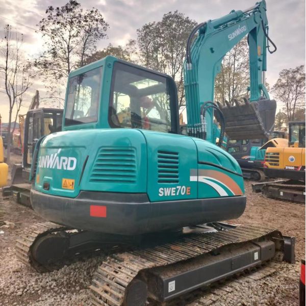 Sunward SWE70E mini Used Excavator Hydraulic 7 Ton Crawler Digger 46.3kw