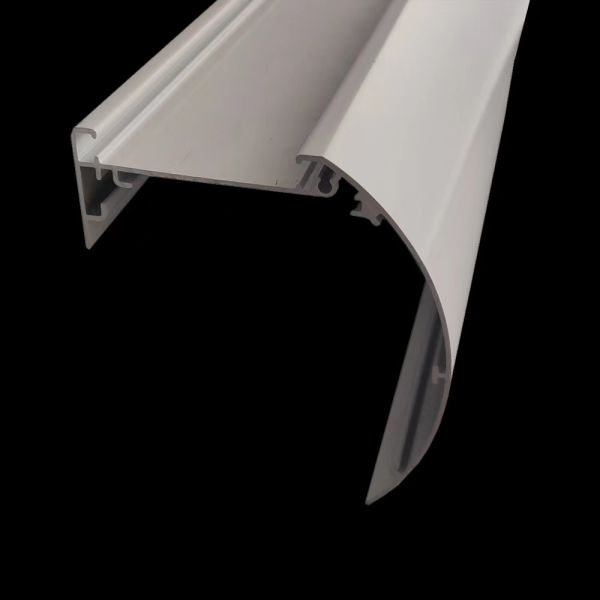 Алюминиевая пыль крышки рельса алюминиевого сплава 6063 слепая верхняя главная покрыла