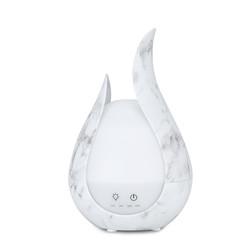 Venda a retalho Distribuidor de óleo perfumado de controlo remoto para uso doméstico Humidificador Sprayer de névoa fria Diffusor de aroma com luz noturna