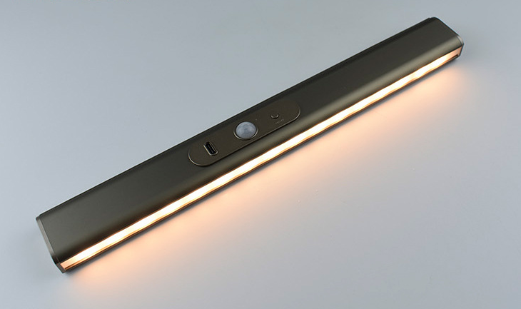 3000k/4000k/6000k Color Temperature Wardrobe Hanging Rail Light with PIR Sensor and PMMA