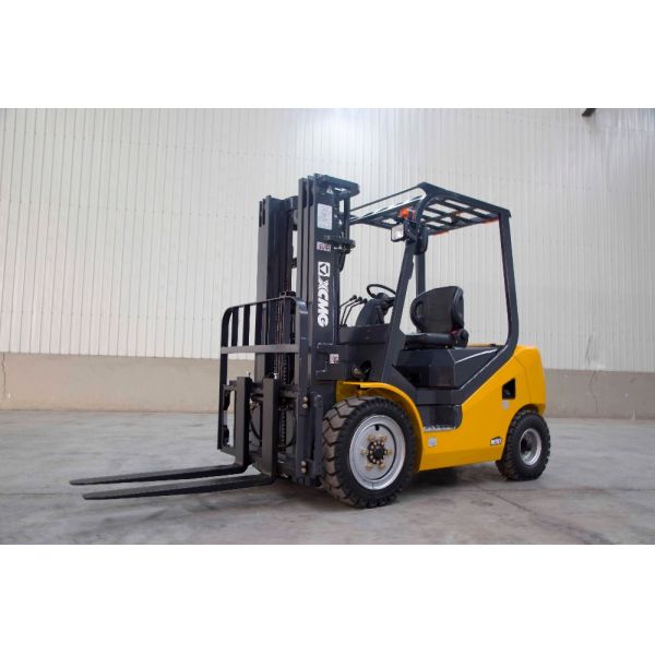 Pneumatic Tire 3 Ton Fd30t Diesel Forklift Truck For Lifting