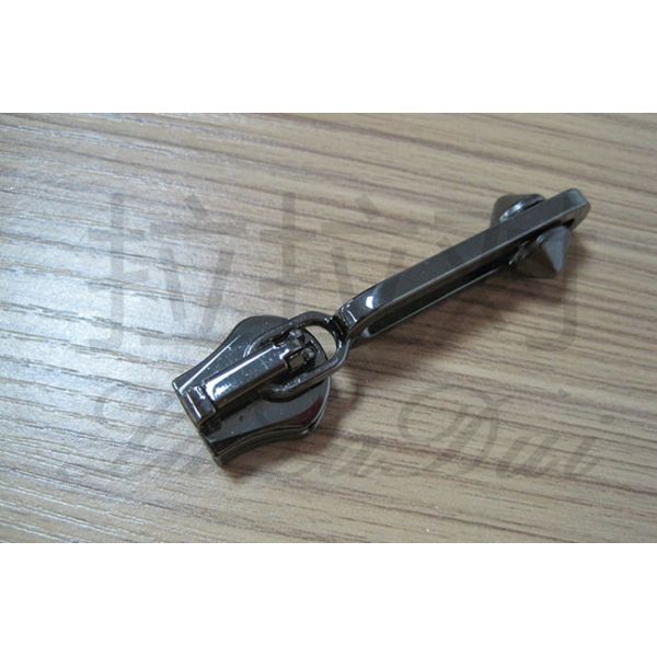 Plating And Polishing Metal Zipper Pulls Dull Nickel Finish Gunmetal / Silver Color