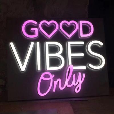 Свет прокладки 120LEDs/M RGB 2835 внешний неоновый гибкий водоустойчивое