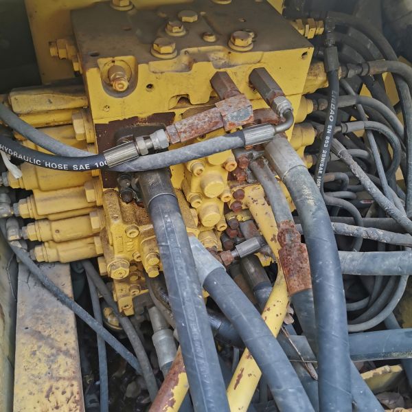 Шанхайская эксплуатируемая экскаватор Kumatsu PC200 PC220 PC240 с оригинальным гидравлическим насосом 20 тонн