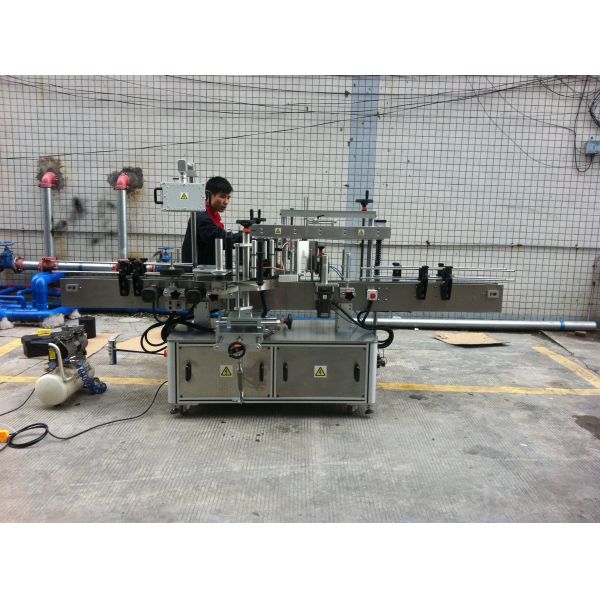 Full automatic adhesive Round Bottle Labeling Machine For Pet Bottles front and back