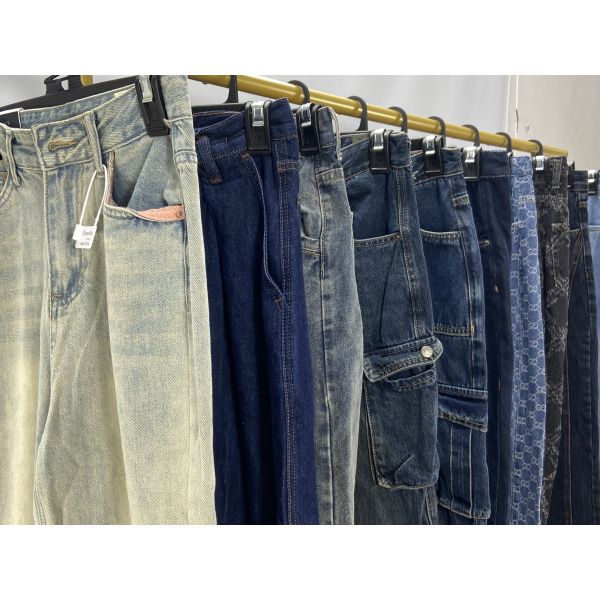 Slim Fit Versatile Second Hand Jeans Grade A Mixed Styles Sizes Polyester Cotton Material