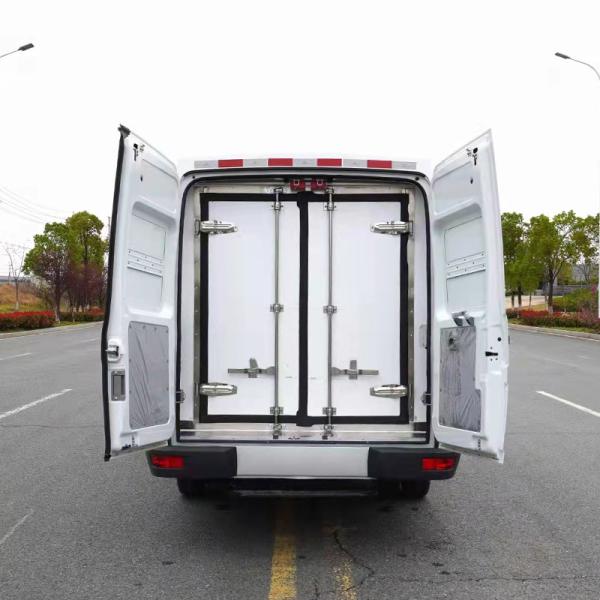 4*2 Refrigerated Box Truck 3 Ton Frozen Van 150hp Cargo Truck