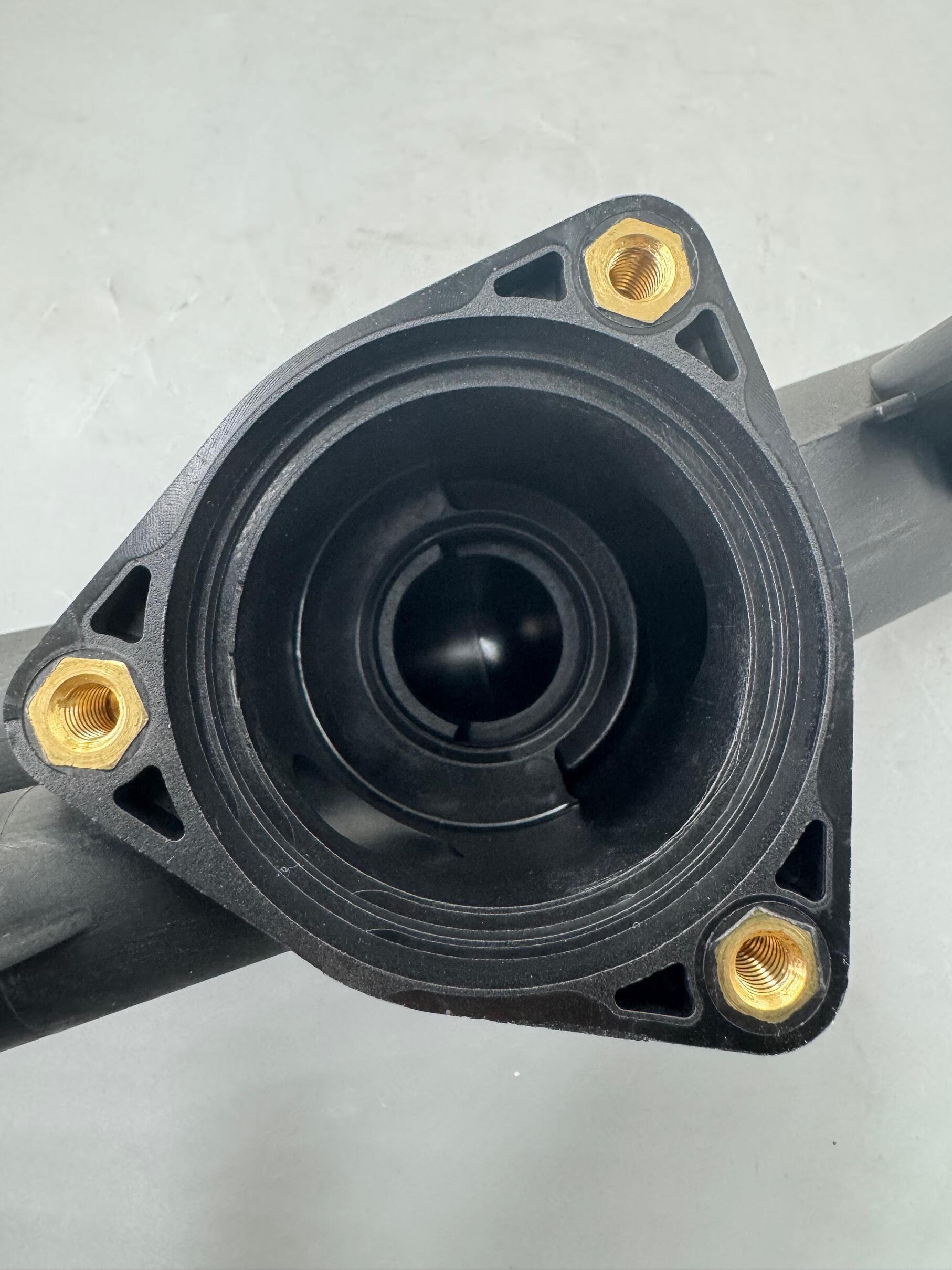 One stop purchase thermostat housing 03H 121 117 A for Q7 Touareg 3.6
