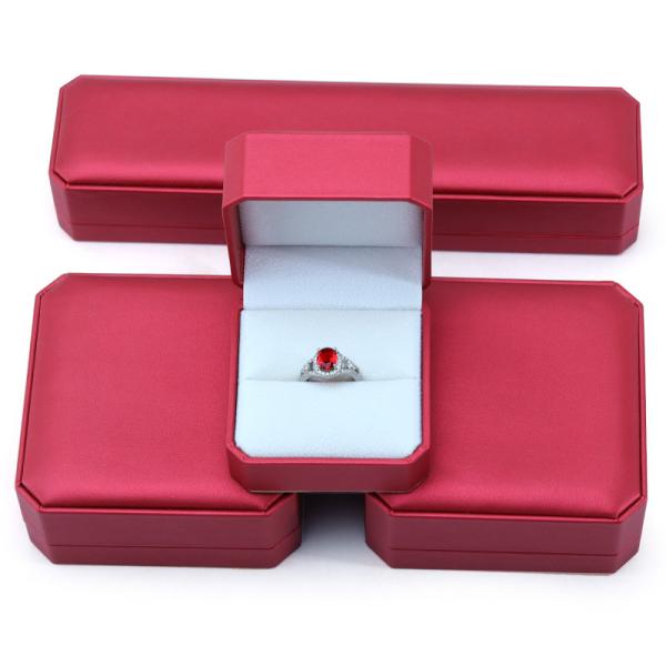 Boîte d'emballage de bijoux de luxe personnalisée en cuir rouge fait à la main