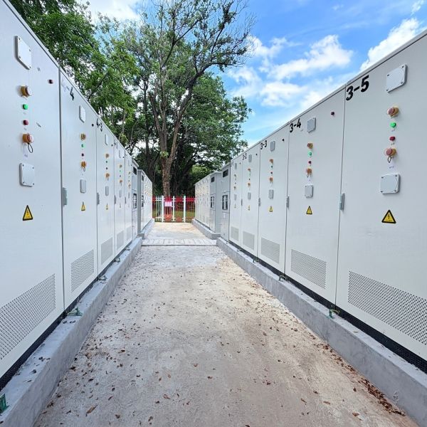 Outdoor All in One 104kWh 209kWh 261kWh 300kWh Solar Energy Storage System Microgrid BESS with PCS+ Industrial Batteries