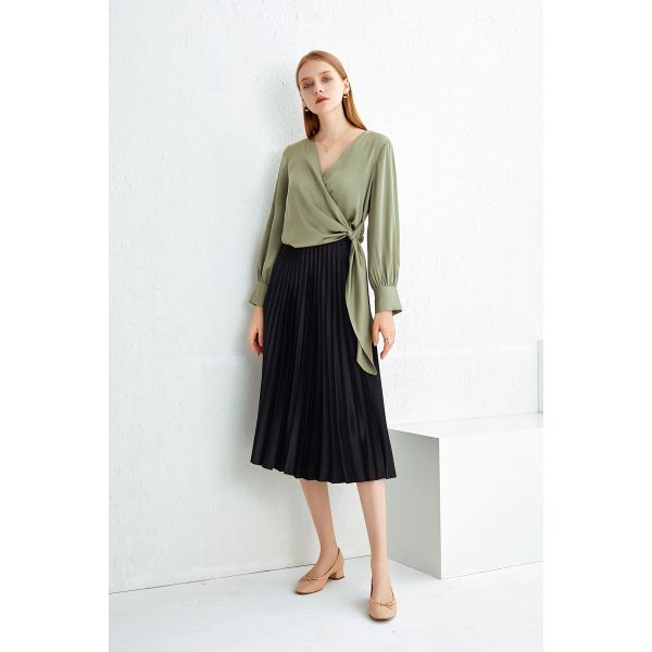 Tan Womens Leisure Shoes Soft Leather 2cm Heel Shoes With Bow Upper