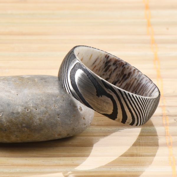 Channel Setting Inlay Technology 8mm Dome Damascus Steel Ring With Natural Deer Antler Sleeve For Men's Wedding Engagement