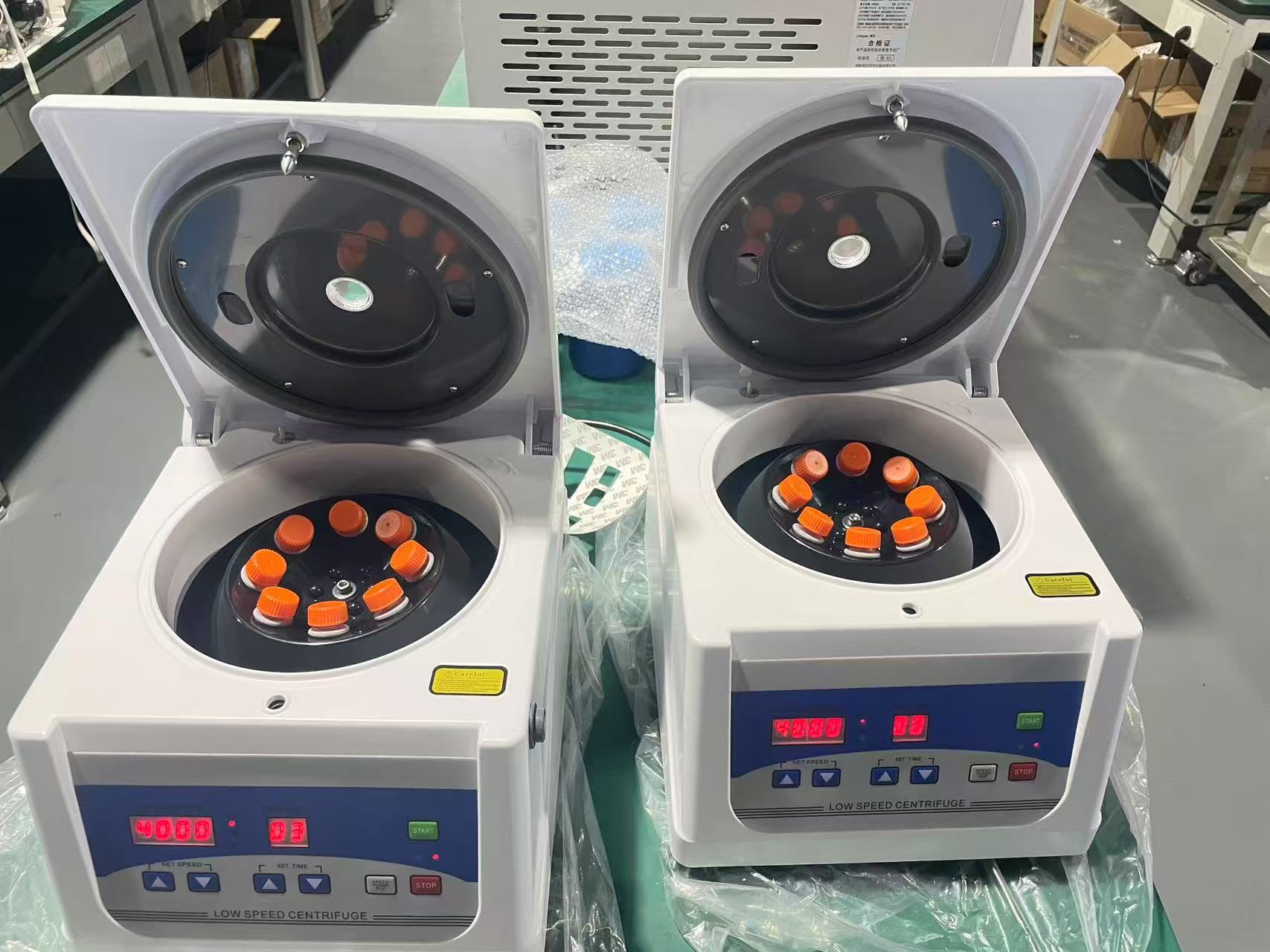CE Factory Portable 4000rpm 12 Tubes 5ml 10ml Vacuum Tube Clinical Laboratory Low Speed Centrifuge Table Top Plasma Centrifuge