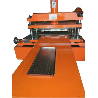 Supermercado manual de Decoiler que arquiva o rolo do painel de 1.2mm que forma a máquina