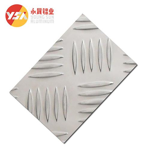 placa de alumínio do passo de Diamond Embossed Aluminum Checkered Plate 1.5mm da série de 1xxx 3xxx 5xxx 6xxx 8xxx