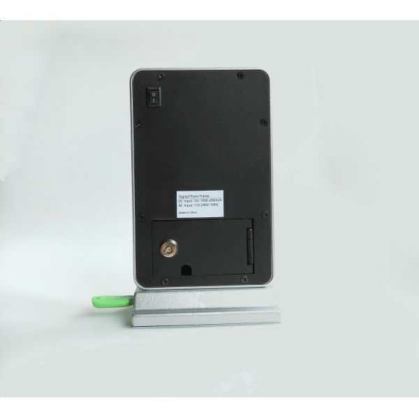 HD high brightess IPS screen 5 inch LCD video screen  with battery & 8GB internal memory for home and commercial