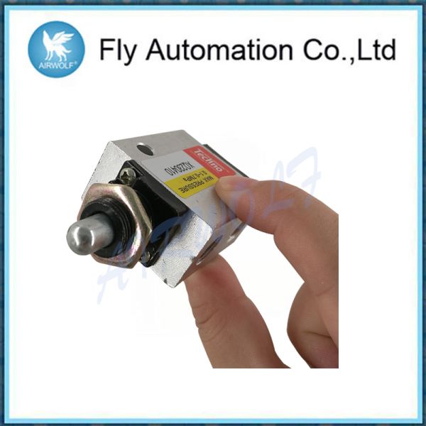 Plunger Type Mechanical Pneumatic Manual Valve 3/2 Way 1 / 8