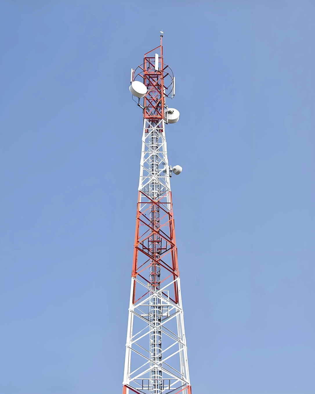 Anti Corrosion Telecommunication Towers Hot Dip Galvanized Steel Tower