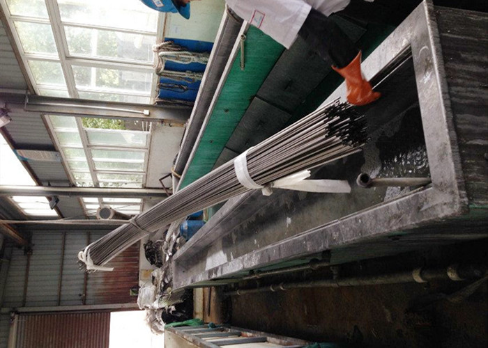 Яркий обожженный трубопровод нержавеющей стали, нержавеющая сталь сварил трубки ТП304Л