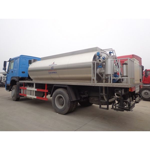 Хово 266хп 10 тонн трейлера автоцистерны доработало тележку раздатчика битума