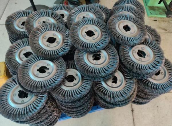 Double Layer Twist Knot Wire Wheel Brush 300mm OD for Rust Cleaning