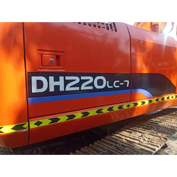 Doosan Hydraulic Excavator 10T 0.8m Bucket Capacity 22000KG Machine Weight 108KW Power