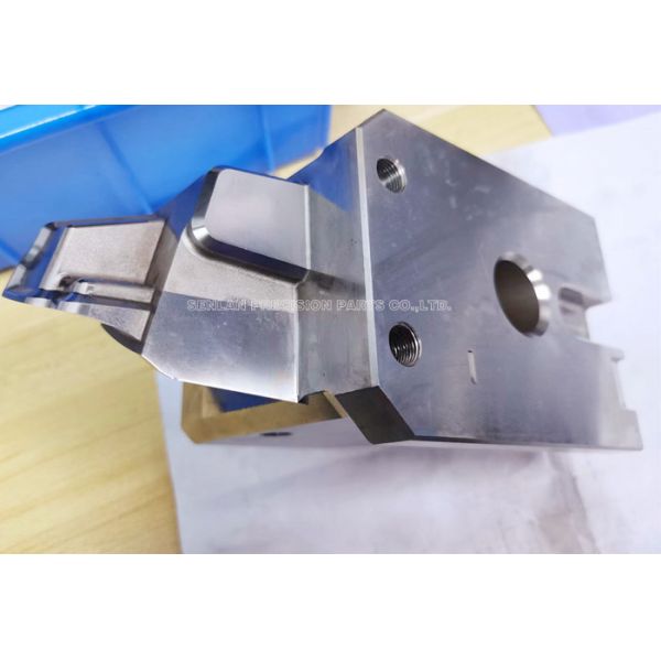 1.2738 Steel Auto Mold Slider with 38-42HRC Hardness and Wire Cutting Process