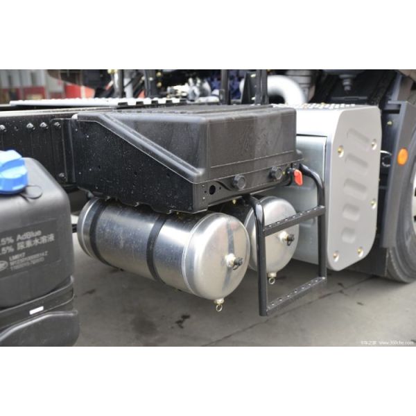 550HP Engine Used Boutique Qingdao Jiefang JH6 Heavy Truck Loading Capacity 31-40 Ton