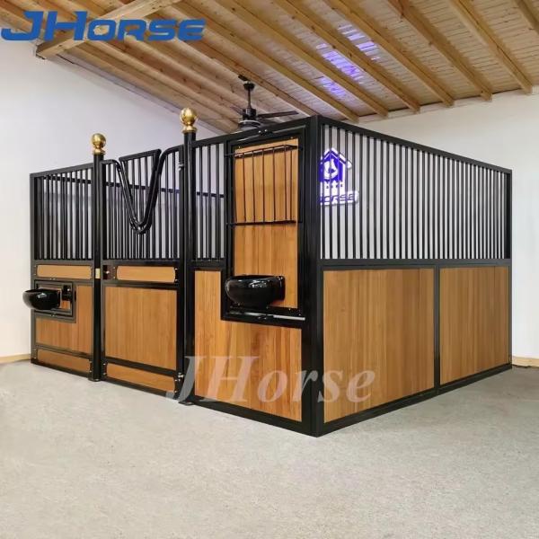 Porta de cavalaria 2,2 m-2,3 m de altura Construção à prova de intempéries para fazendas Portas giratórias ou deslizantes Estaleiros de cavalos europeus